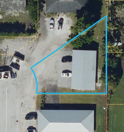 323 NW 15th St, Unit 323