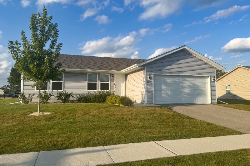 1110 Russell Rd in Belvidere, IL - Building Photo