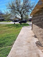 411 SW Garfield Ave in Lawton, OK - Foto de edificio - Building Photo