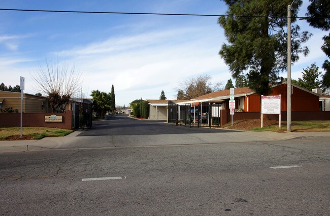 Country Highlands in Beaumont, CA - Foto de edificio - Building Photo