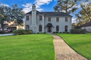 8006 Pine Cup Dr in Humble, TX - Building Photo