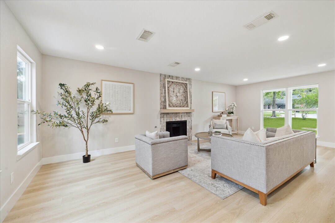 7811 Ashwell Ct in Spring, TX - Foto de edificio