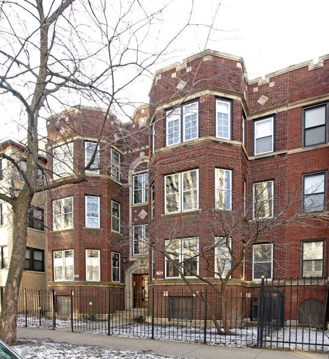 819-821 W Sunnyside Ave in Chicago, IL - Building Photo