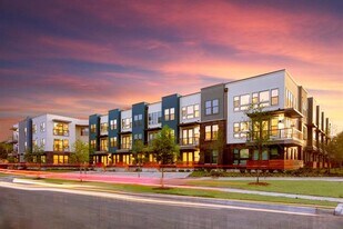 2100 Moser Ave in Dallas, TX - Building Photo