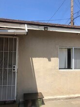 7840 Greenbush Ave in Panorama City, CA - Foto de edificio - Building Photo