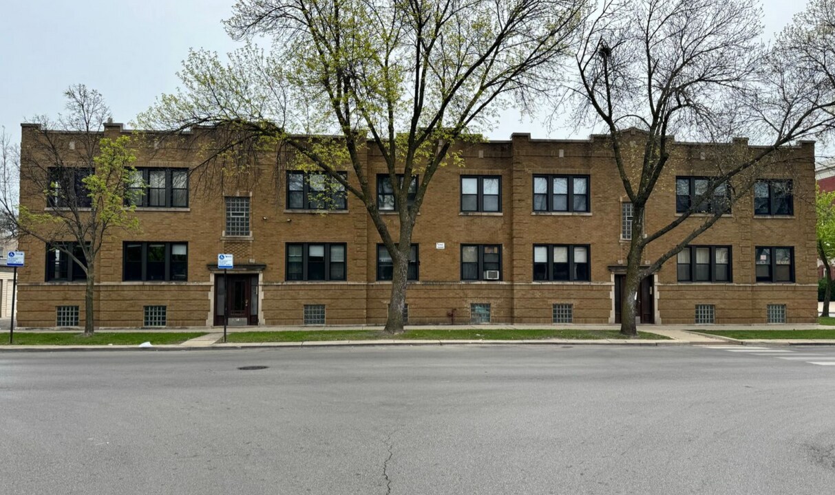 2609 N Kostner Ave in Chicago, IL - Building Photo