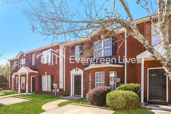 5893 Strathmoor Manor Cir in Lithonia, GA - Building Photo - Building Photo