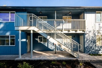 462 NE Dekalb Ave in Bend, OR - Building Photo - Building Photo