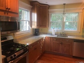 442 River Rd in Saint James, NY - Building Photo - Building Photo