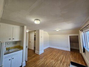 1128 W Sinto Ave-Unit -Unit B in Spokane, WA - Building Photo - Building Photo