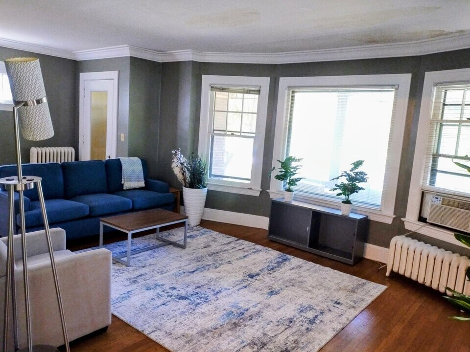 3075 E Overlook Rd in Cleveland Heights, OH - Building Photo