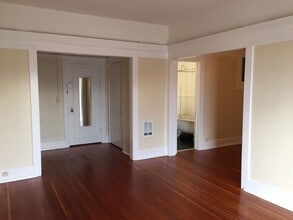 Lomita Vista in Seattle, WA - Building Photo - Building Photo