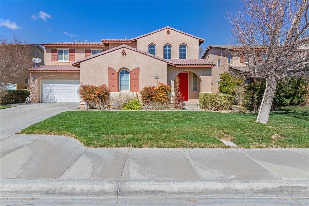 4821 W Ave J4 in Lancaster, CA - Building Photo
