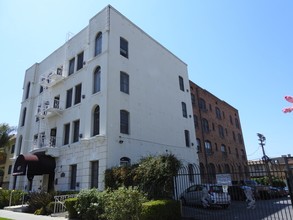 Gramercy Manor Apartments in Los Angeles, CA - Building Photo - Building Photo