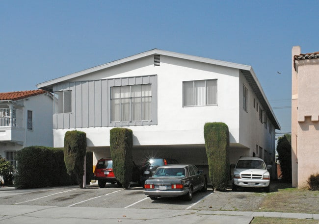 1125 S Holt Ave in Los Angeles, CA - Building Photo - Building Photo