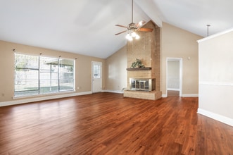 404 W Lake Catahoula Ct in Slidell, LA - Building Photo - Building Photo