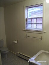 44 Vale St, Unit 2 in Boston, MA - Foto de edificio - Building Photo