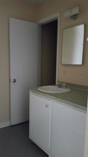 124 Peacock St-Unit -20 in Cochran, GA - Building Photo - Building Photo