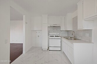 1725 Court St in Los Angeles, CA - Building Photo - Building Photo