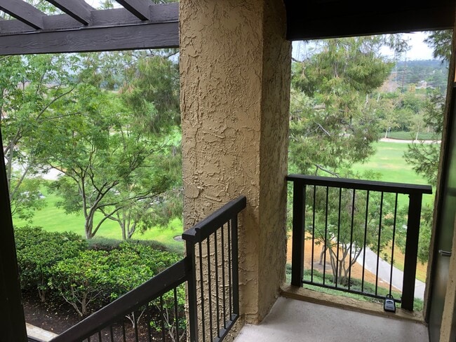 25581 Indian Hill Ln, Unit G in Laguna Hills, CA - Building Photo - Building Photo