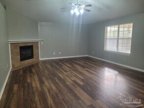 5863 Chi Chi Cir in Milton, FL - Building Photo - Building Photo