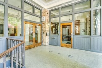 910 Houston St in Fort Worth, TX - Building Photo - Building Photo