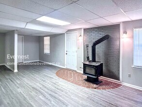 5 Lakeside Dr in Ellenwood, GA - Building Photo - Building Photo