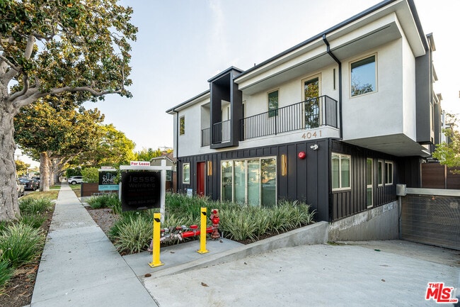 4041 Sawtelle Blvd in Los Angeles, CA - Foto de edificio - Building Photo