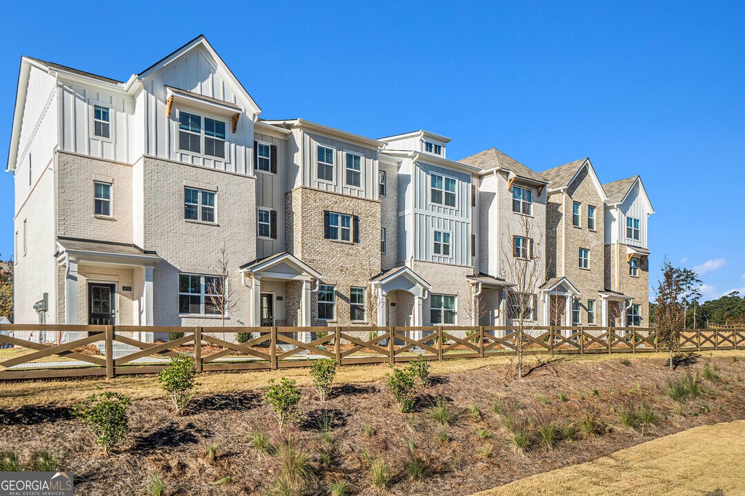 6229 Honeybell Aly in Mableton, GA - Building Photo