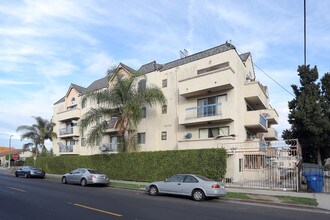 Park Mariposa Apartments in Los Angeles, CA - Building Photo - Building Photo