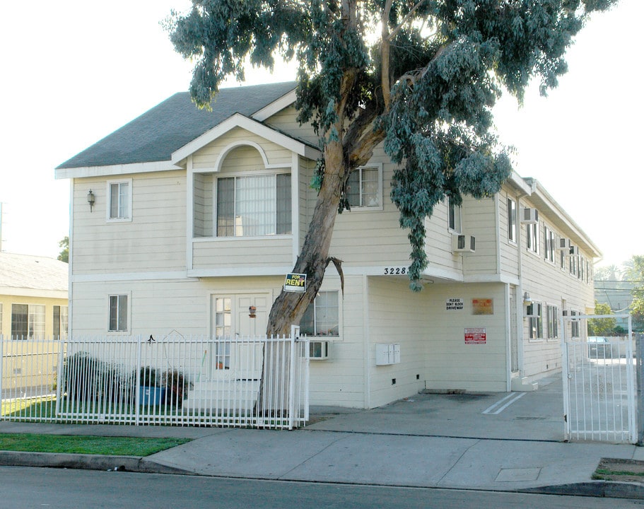 3228 Andrita St in Los Angeles, CA - Foto de edificio