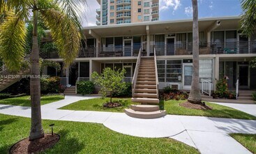 901 N Birch Rd in Fort Lauderdale, FL - Building Photo - Building Photo