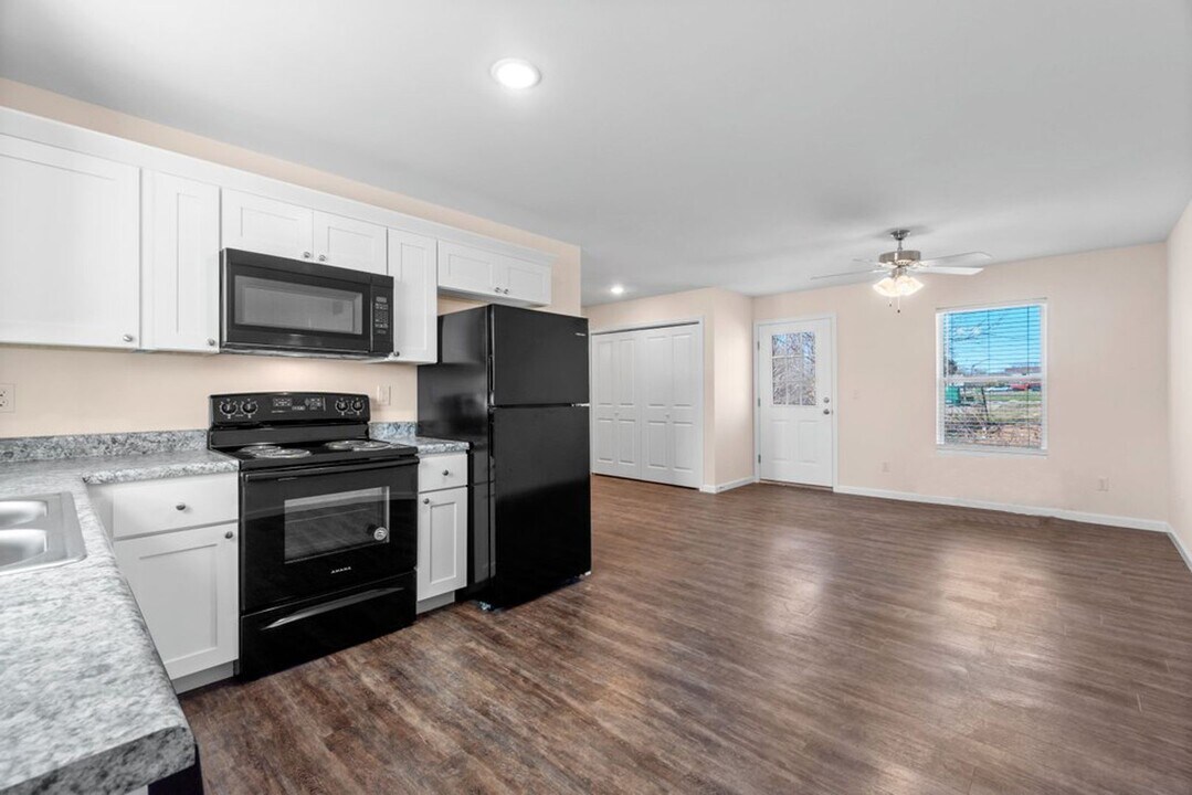780 Highland Pt Dr in Jackson, MO - Building Photo