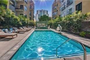 889 Date St in San Diego, CA - Building Photo