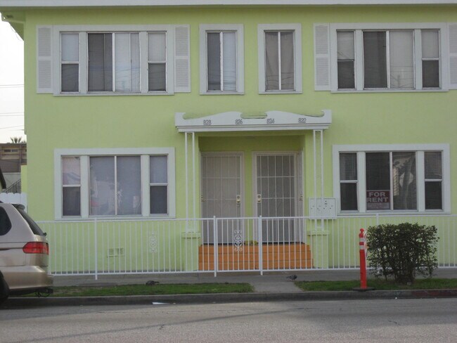 828 E 10th St, Unit 828