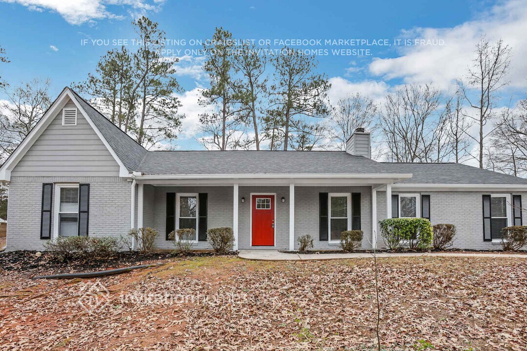 2628 Laurel Woods Ln SE in Conyers, GA - Building Photo