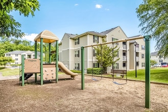 Autumn Wind Apartments in Winchester, VA - Building Photo - Building Photo
