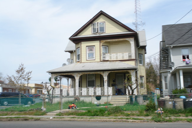 157 Garfield Ave in Long Branch, NJ - Building Photo - Building Photo