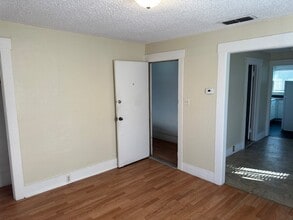 423 Spruce St in Modesto, CA - Building Photo - Building Photo