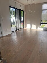 8231 NW 48th St in Doral, FL - Building Photo - Building Photo