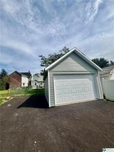 230 S Broad St in Nazareth, PA - Building Photo - Building Photo