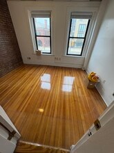 2020 Massachusetts Ave, Unit 1 in Cambridge, MA - Foto de edificio - Building Photo