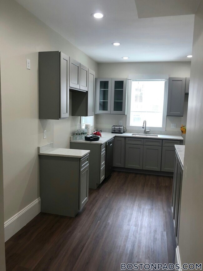 130 Glenville Ave, Unit 2 in Boston, MA - Building Photo - Building Photo