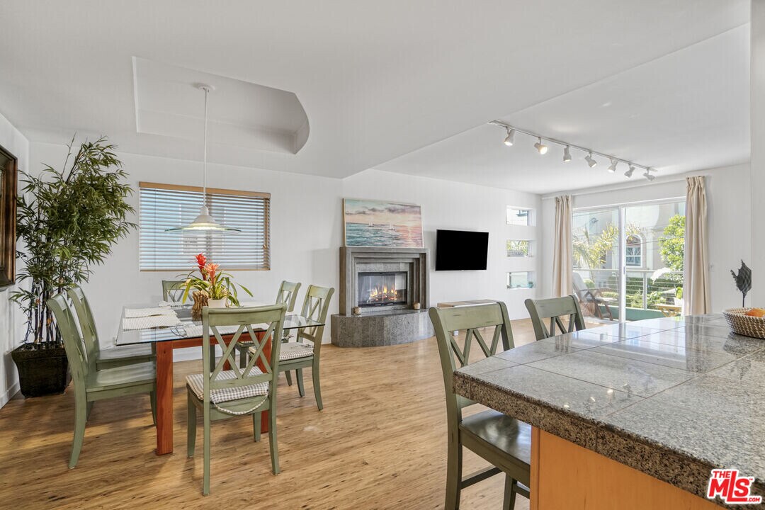 120 Fleet St in Marina Del Rey, CA - Building Photo