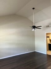 205 N Ormsby St, Unit #1 in Alvin, TX - Foto de edificio - Building Photo