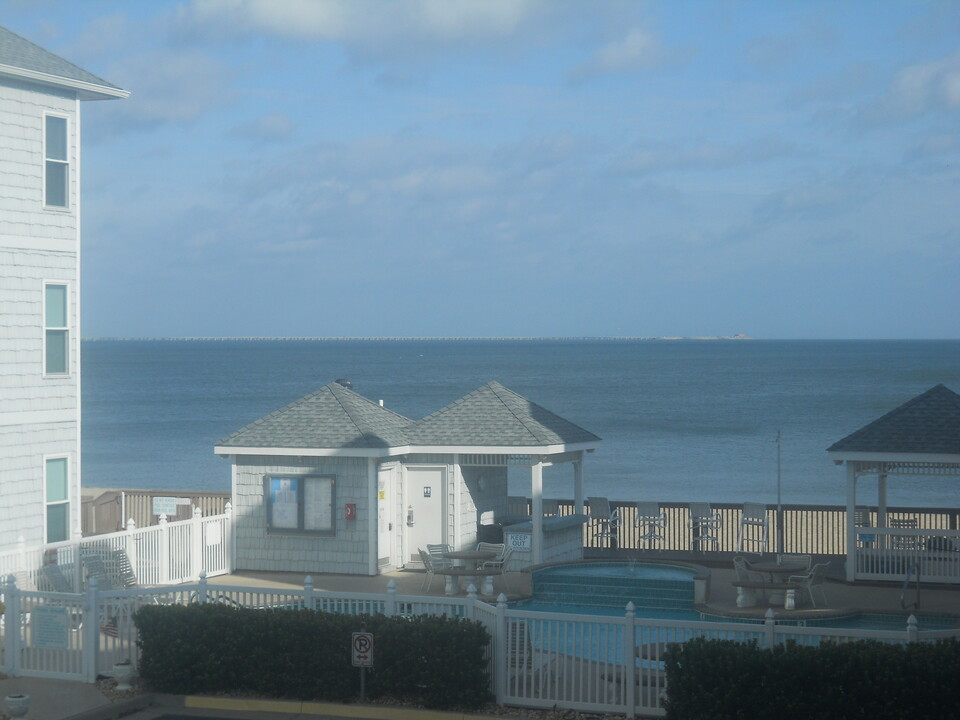 2312 Beach Haven Dr in Virginia Beach, VA - Building Photo