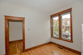 2457 W Rice St, Unit 1 in Chicago, IL - Building Photo - Building Photo