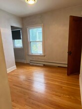 607 N Humphrey Ave, Unit 2 in Oak Park, IL - Building Photo - Building Photo