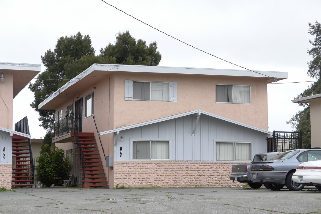 2243 E 20th St in Oakland, CA - Building Photo