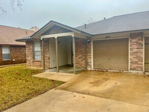 9827-9825 Ardash Ln in San Antonio, TX - Building Photo - Building Photo